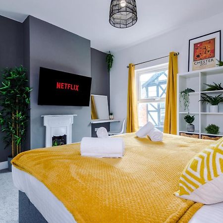New! Stylish 2-Bed Home, In Chester By 53 Degrees Property, Ideal For Long Stays, Great Location - Sleeps 6 Exteriér fotografie