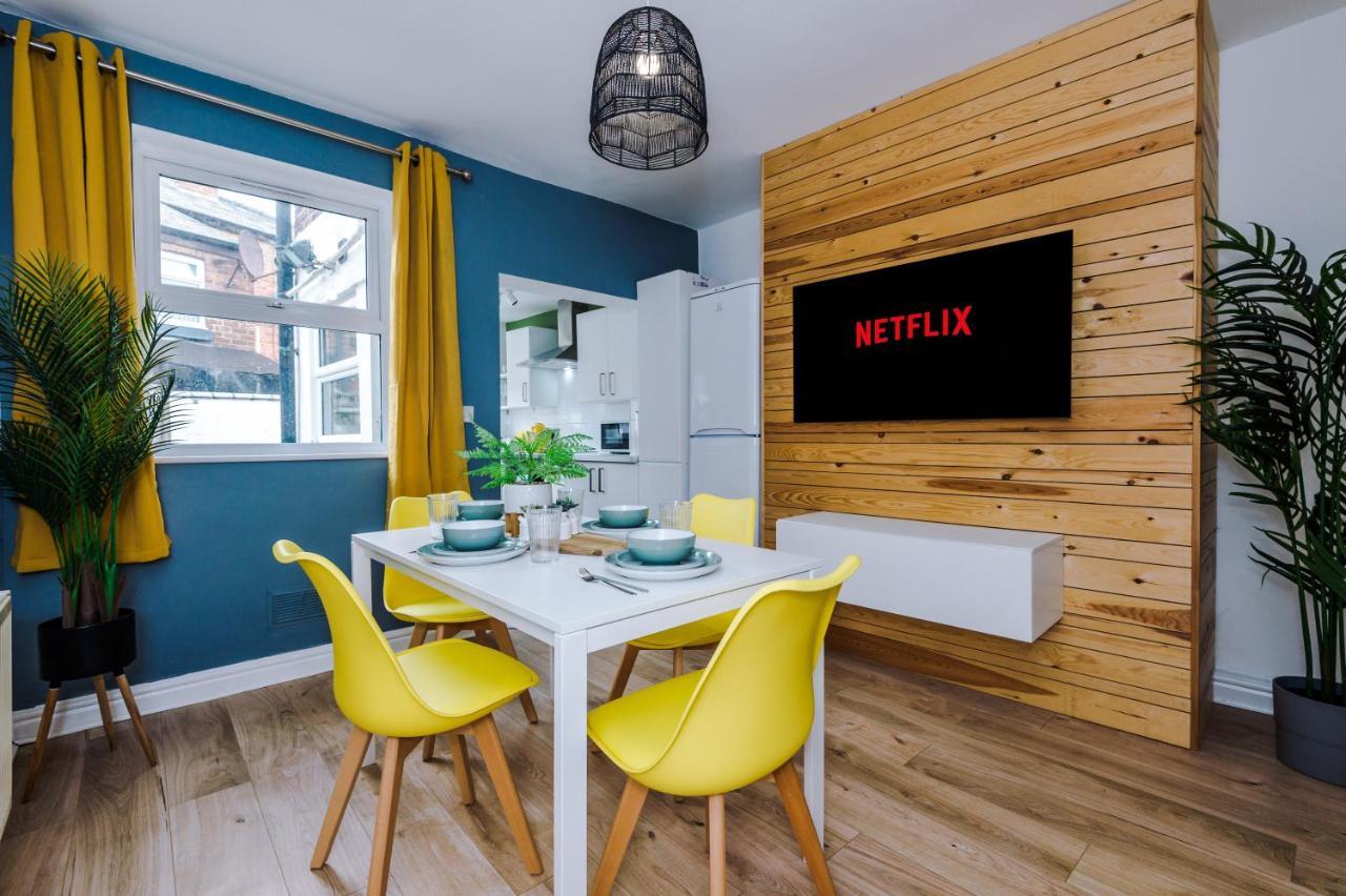 New! Stylish 2-Bed Home, In Chester By 53 Degrees Property, Ideal For Long Stays, Great Location - Sleeps 6 Exteriér fotografie