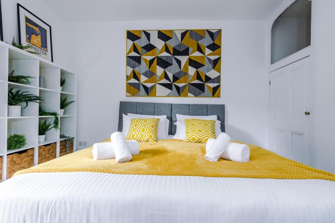New! Stylish 2-Bed Home, In Chester By 53 Degrees Property, Ideal For Long Stays, Great Location - Sleeps 6 Exteriér fotografie
