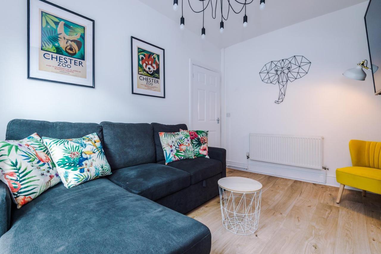 New! Stylish 2-Bed Home, In Chester By 53 Degrees Property, Ideal For Long Stays, Great Location - Sleeps 6 Exteriér fotografie